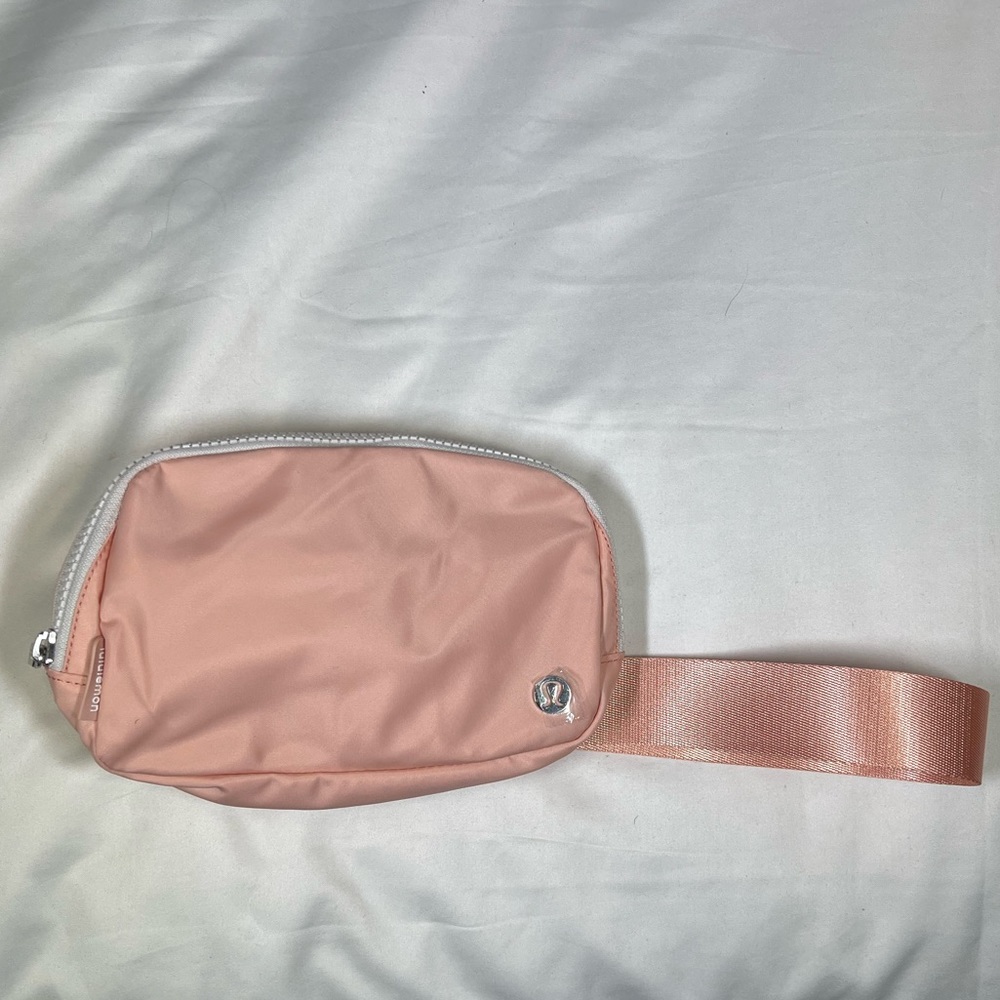 Lululemon Rare Melon + White Belt Bag New without Tags